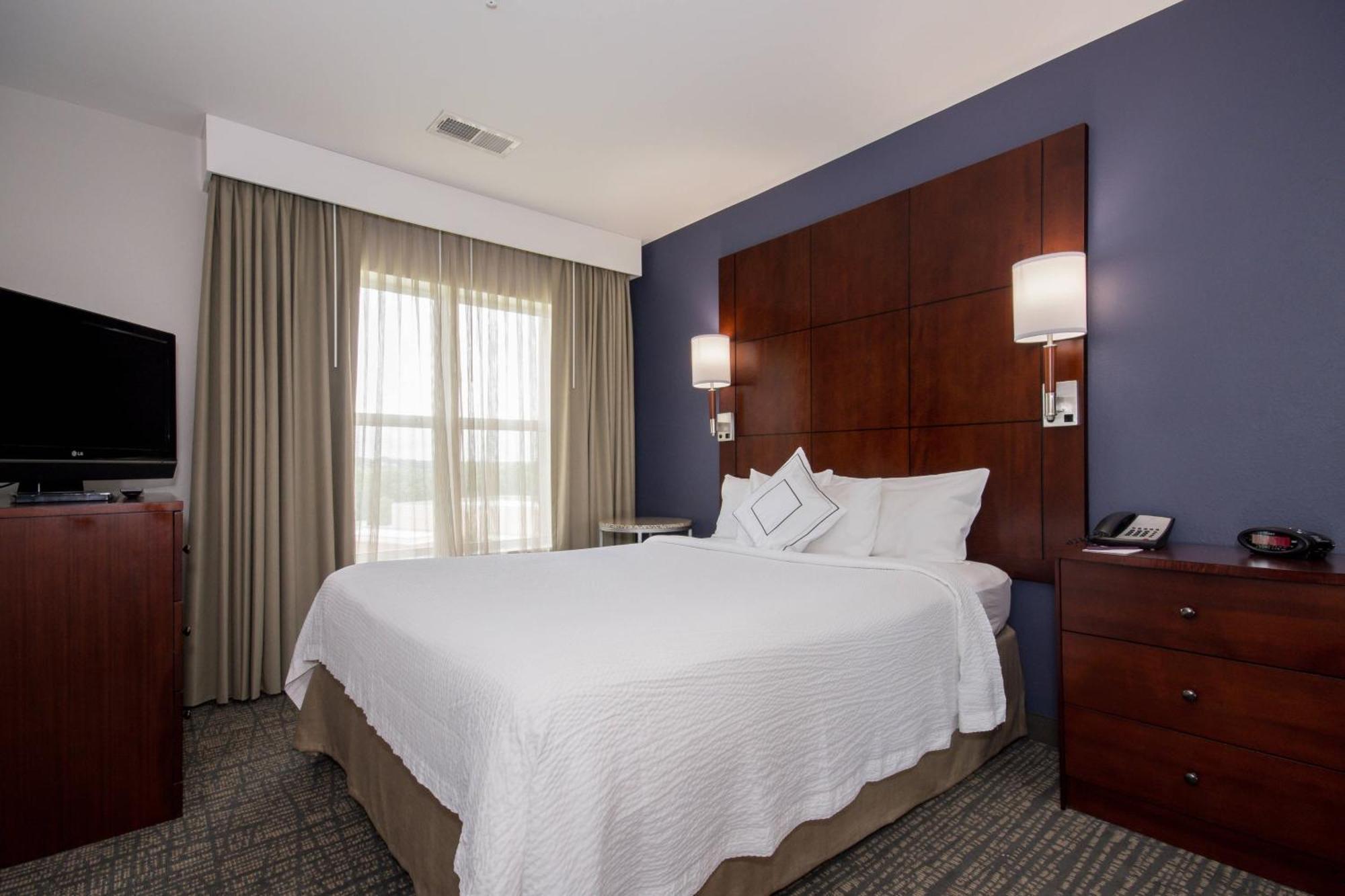 Residence Inn Charlotte Конкорд Экстерьер фото