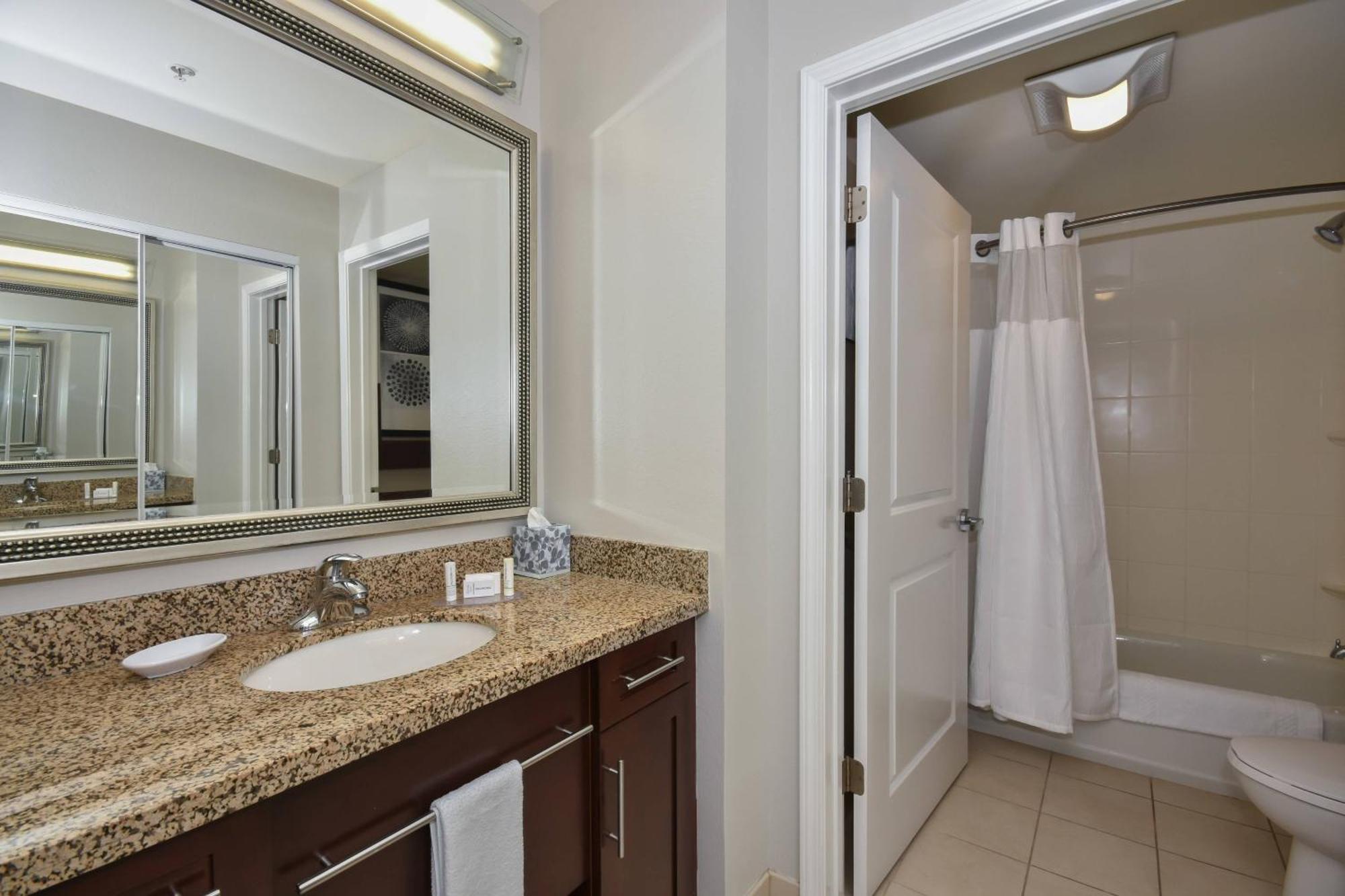 Residence Inn Charlotte Конкорд Экстерьер фото