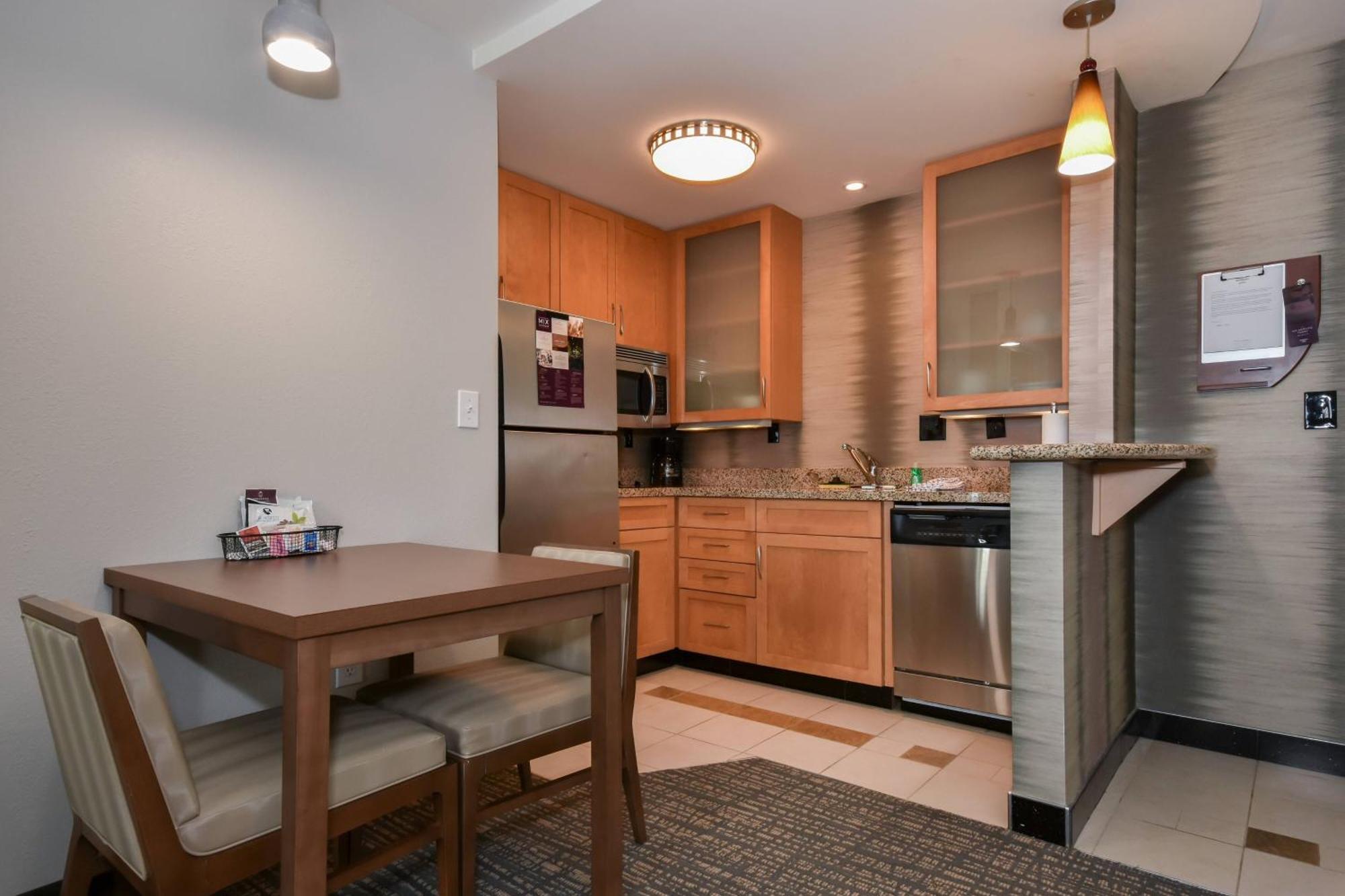 Residence Inn Charlotte Конкорд Экстерьер фото